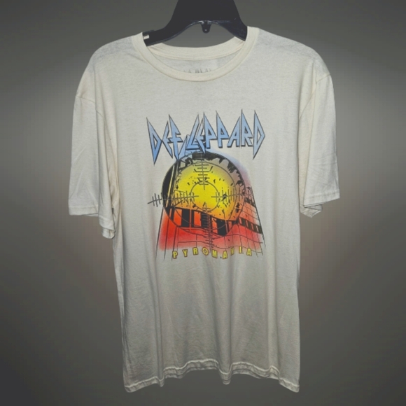Def Leppard T Shirt  Pyromania Album Cover Short Sleeze - Picture 1 of 4